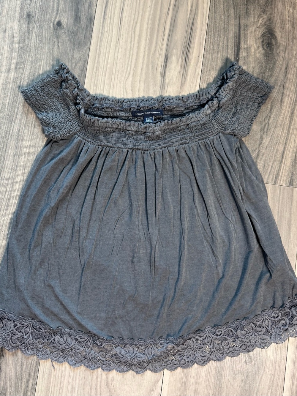 Vintage American Eagle Outfitters Gray Off-Shoulder Lace-Hem Camisole